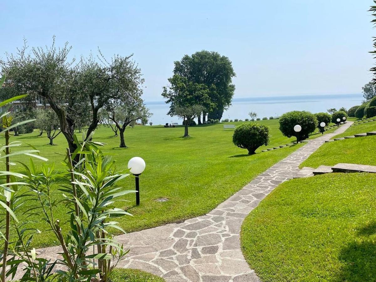 On The Beach Lake View Manerba del Garda Esterno foto