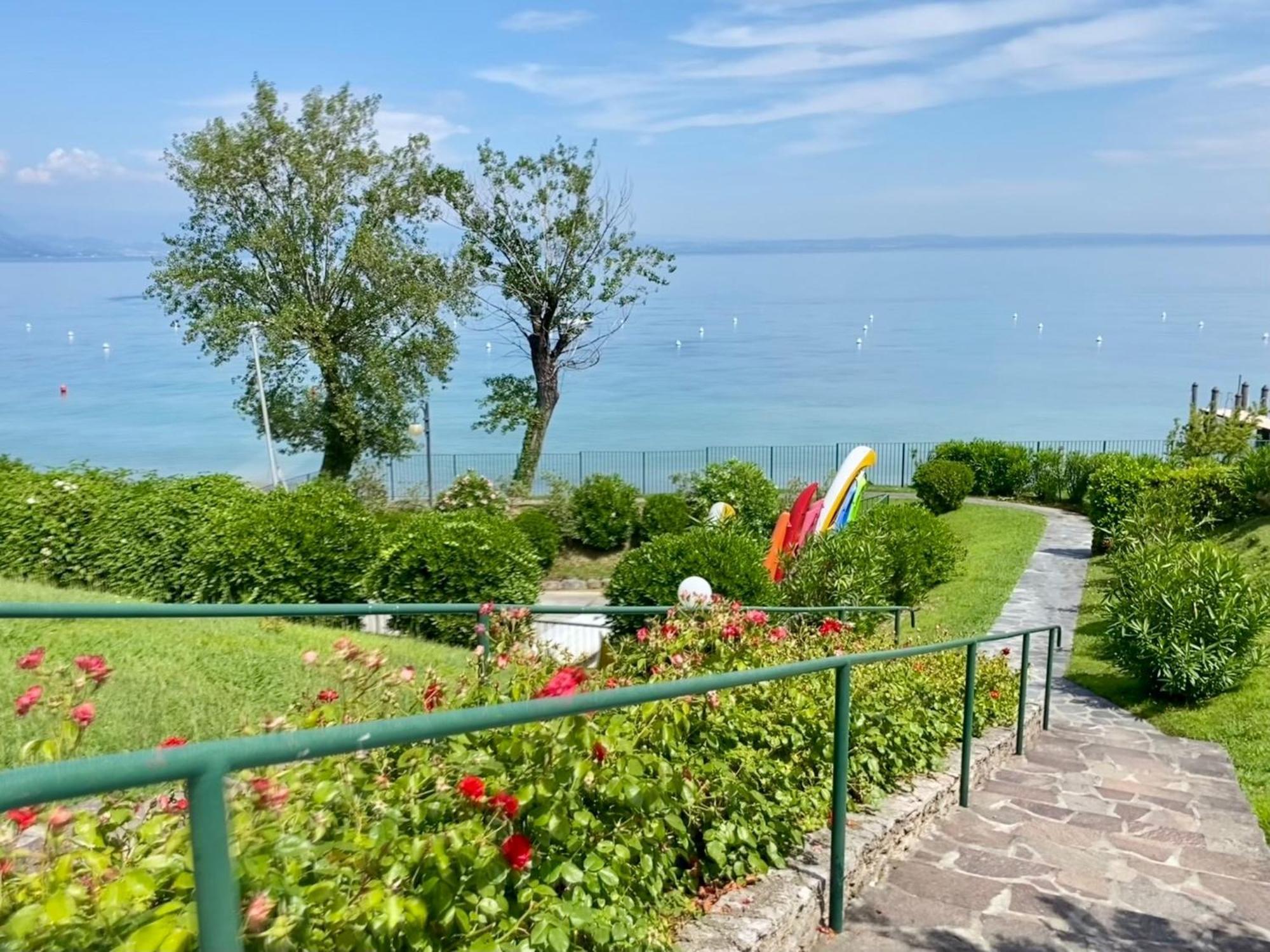 On The Beach Lake View Manerba del Garda Esterno foto
